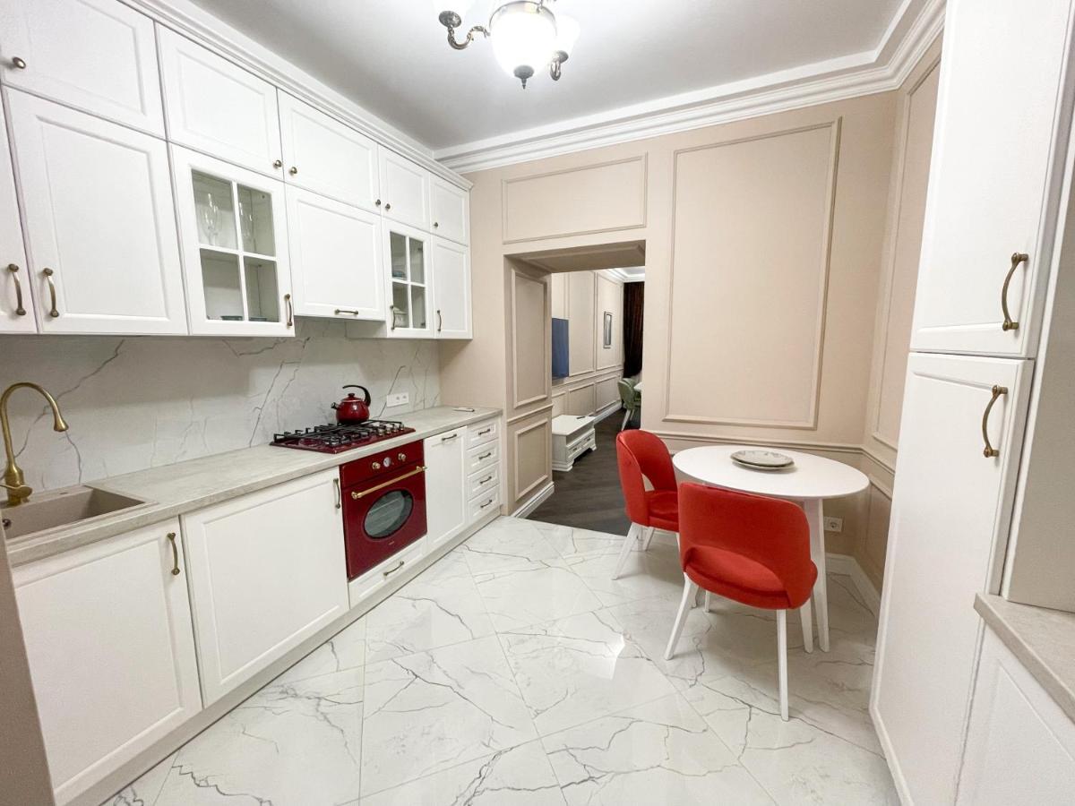 Apartment 39 Svobody Avenue Lviv Eksteriør billede