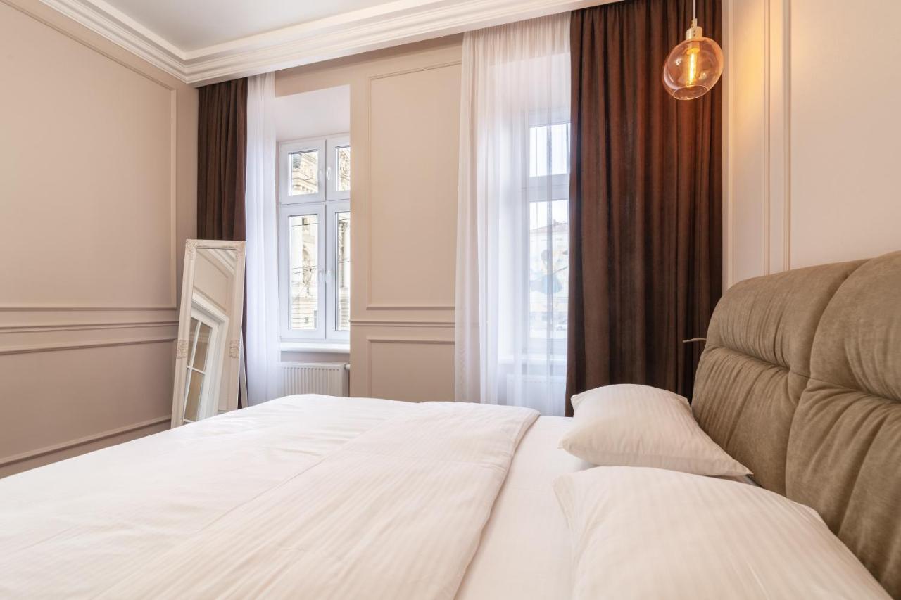 Apartment 39 Svobody Avenue Lviv Eksteriør billede