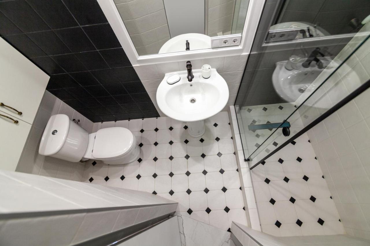 Apartment 39 Svobody Avenue Lviv Eksteriør billede